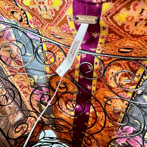 NWT Free People Catch me if you can floral boho v neck blouse size M - Picture 7 of 12